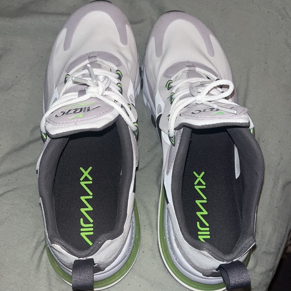 Size 11 Air maxes only worn once ! - Picture 2 of 5